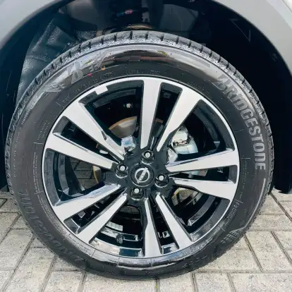 NISSAN-KICKS PLAY-2025