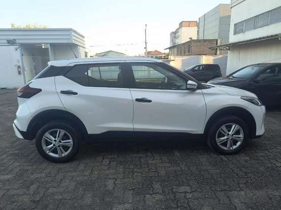 NISSAN-KICKS PLAY-2025
