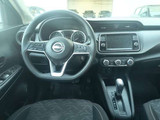 NISSAN-KICKS PLAY-2025