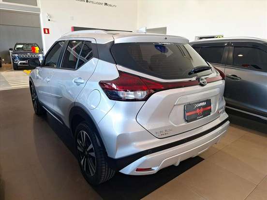 NISSAN-KICKS PLAY-2025