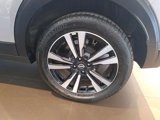 NISSAN-KICKS PLAY-2025