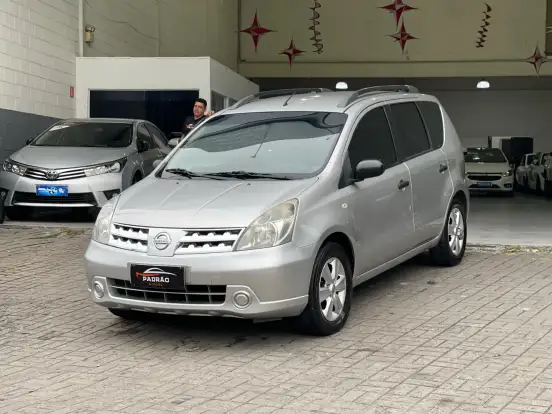 NISSAN-LIVINA-2011