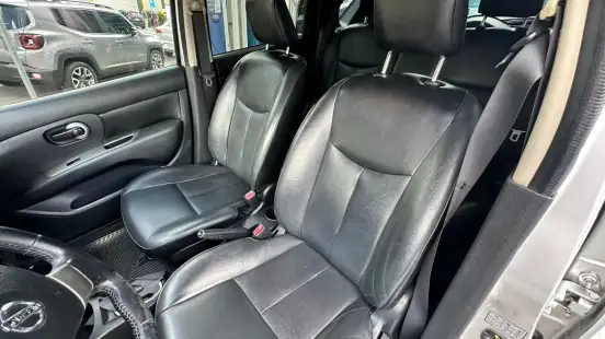 NISSAN-LIVINA-2011