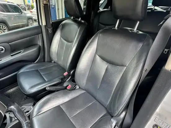 NISSAN-LIVINA-1.8 SL 16V FLEX 4P AUTOMÁTICO NISSAN-LIVINA-2011
