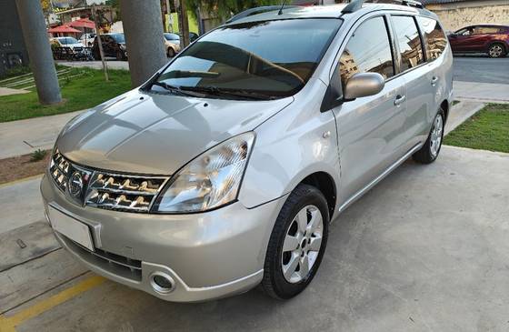 NISSAN LIVINA 1.8 SL 16V FLEX 4P AUTOMÁTICO