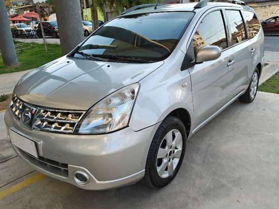 NISSAN-LIVINA-1.8 SL 16V FLEX 4P AUTOMÁTICO NISSAN-LIVINA-2011