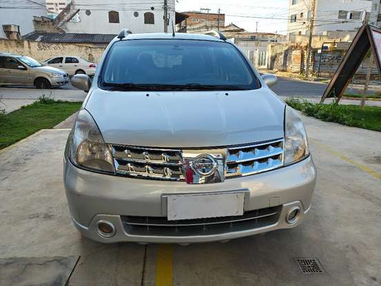 NISSAN-LIVINA-1.8 SL 16V FLEX 4P AUTOMÁTICO NISSAN-LIVINA-2011
