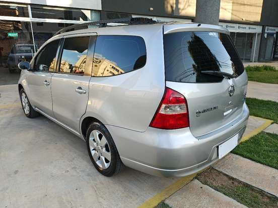 NISSAN-LIVINA-1.8 SL 16V FLEX 4P AUTOMÁTICO NISSAN-LIVINA-2011