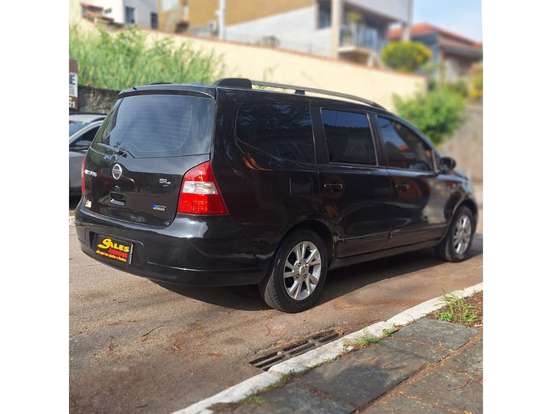 NISSAN-LIVINA-2012