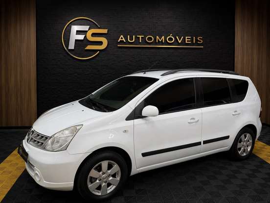 NISSAN-LIVINA-2011