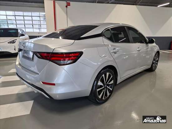 NISSAN-SENTRA-2023
