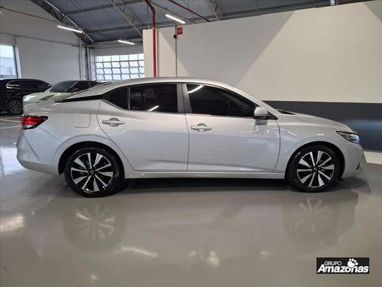 NISSAN-SENTRA-2023