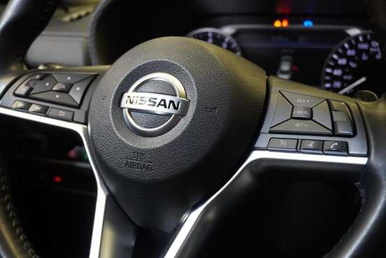 NISSAN-SENTRA-2023