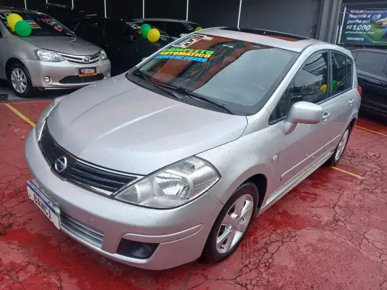 NISSAN-TIIDA-2012