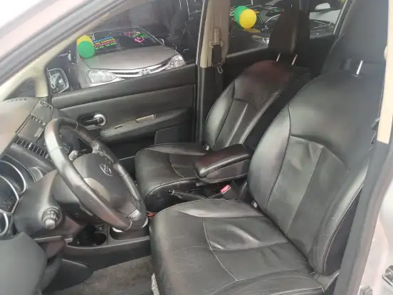 NISSAN-TIIDA-2012