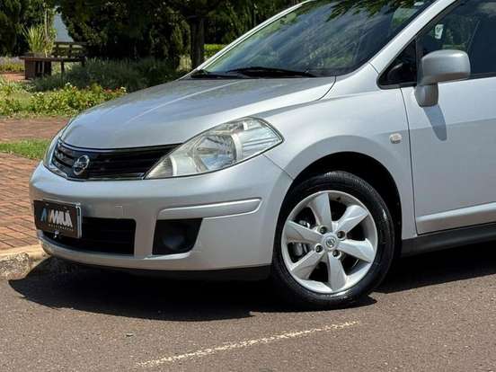 NISSAN-TIIDA-2011