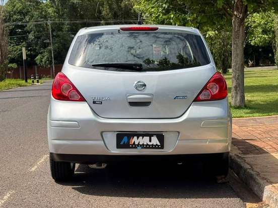NISSAN-TIIDA-2011