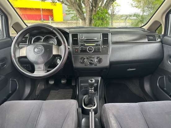 NISSAN-TIIDA-2007