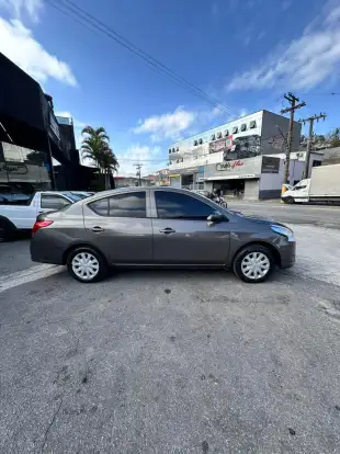 NISSAN-VERSA-2018