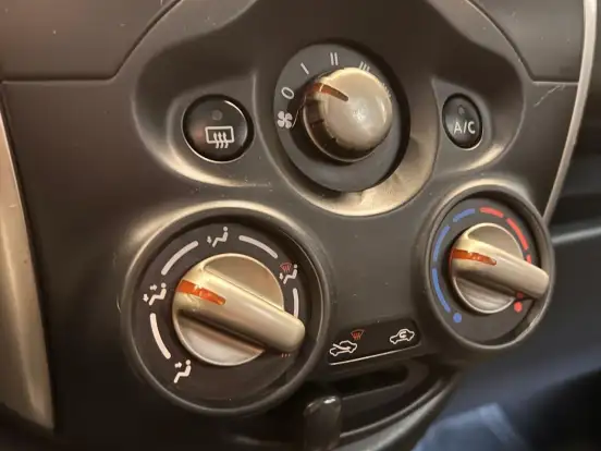 NISSAN-VERSA-2017