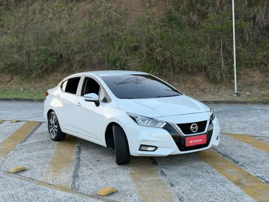NISSAN-VERSA-2020