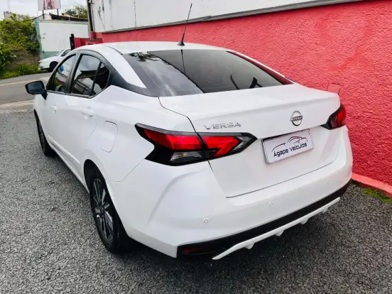 NISSAN-VERSA-2023