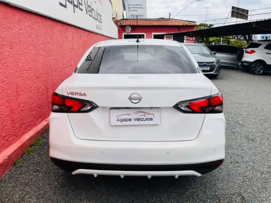 NISSAN-VERSA-2023