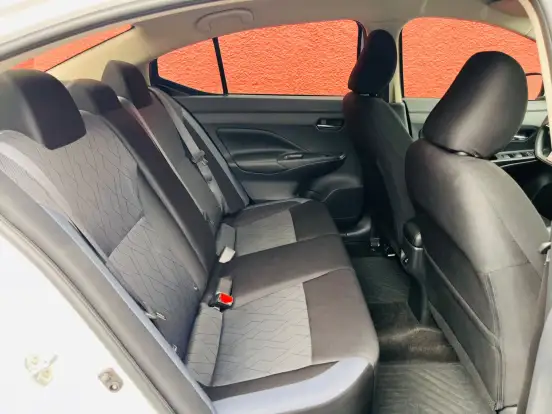 NISSAN-VERSA-2023