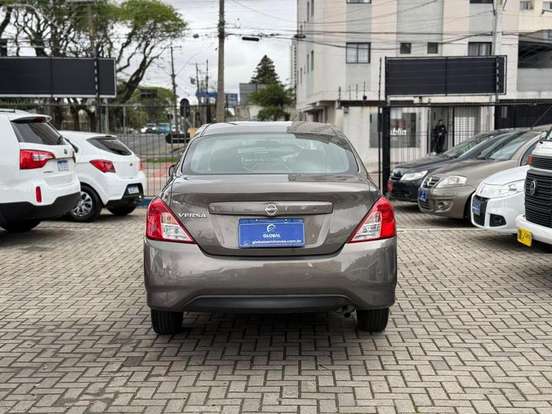 NISSAN-VERSA-2018
