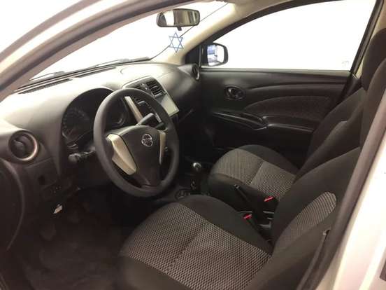 NISSAN-VERSA-2017
