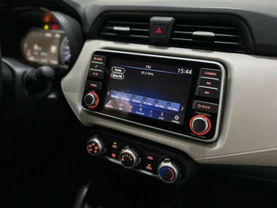NISSAN-VERSA-2022