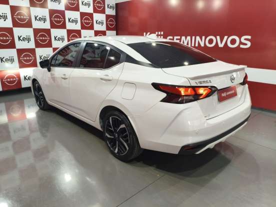 NISSAN-VERSA-2023