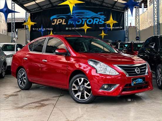 NISSAN-VERSA-2017