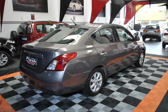 NISSAN-VERSA-2012