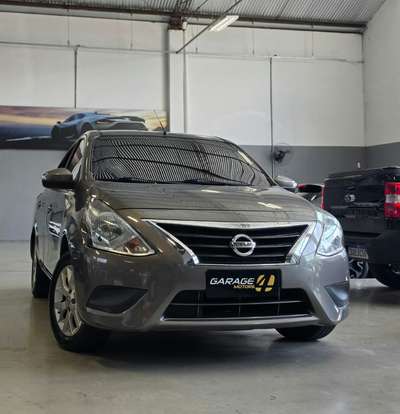 NISSAN-VERSA-2019