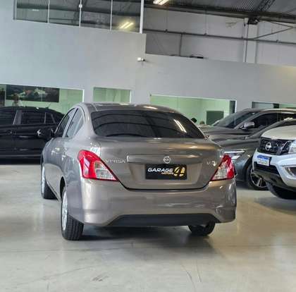 NISSAN-VERSA-2019