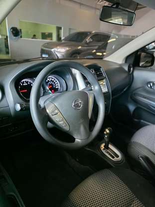 NISSAN-VERSA-2019