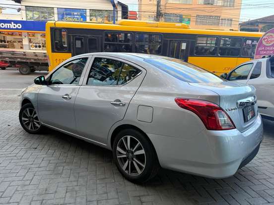 NISSAN-VERSA-2018