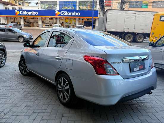 NISSAN-VERSA-2018