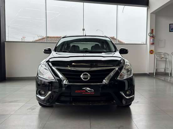 NISSAN-VERSA-2017