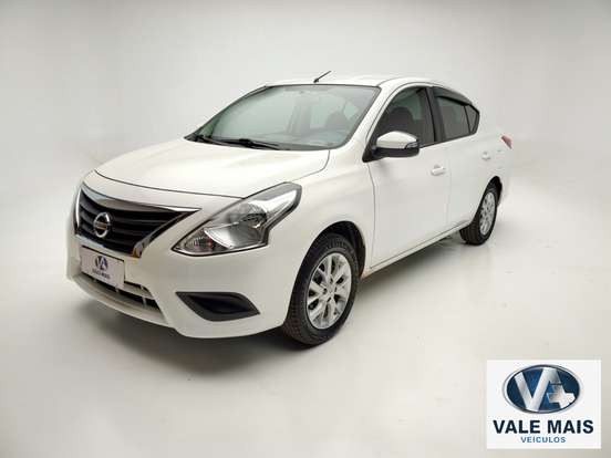 NISSAN-VERSA-2019