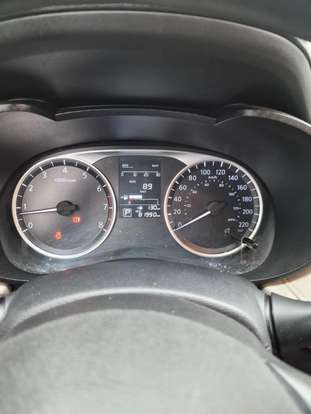 NISSAN-VERSA-2023