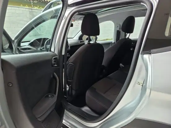 PEUGEOT-2008-1.6 16V FLEX GRIFFE 4P AUTOMÁTICO PEUGEOT-2008-2018