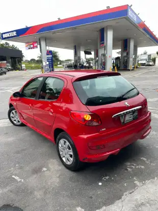 PEUGEOT-207-2011