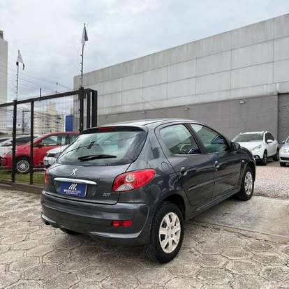 PEUGEOT-207-2011