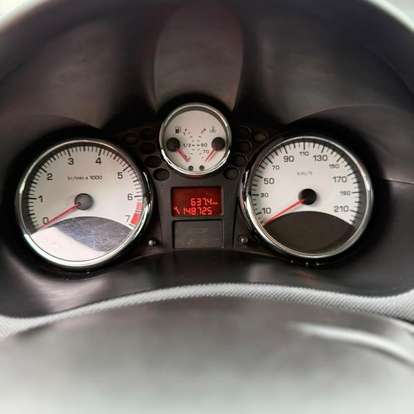 PEUGEOT-207-2011