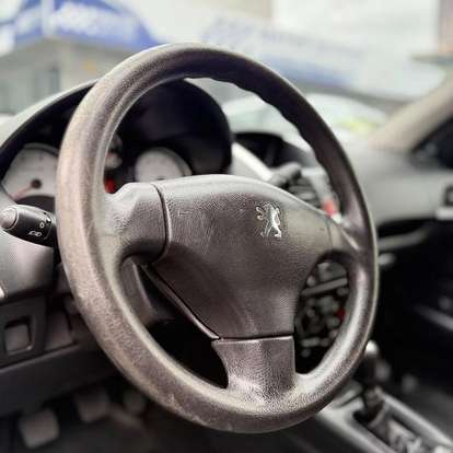 PEUGEOT-207-2011