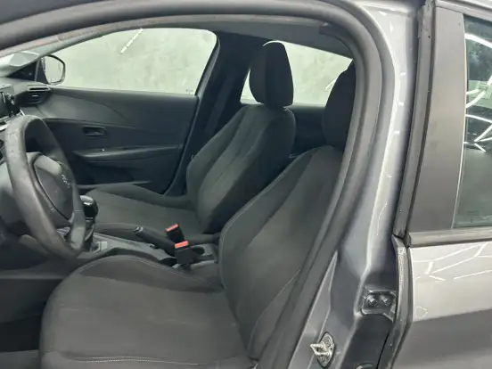 PEUGEOT-208-2023