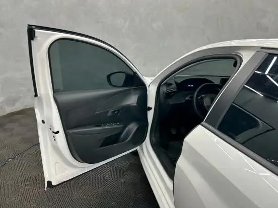 PEUGEOT-208-2023