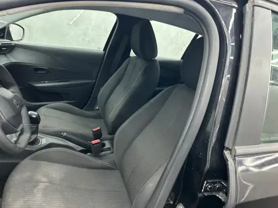 PEUGEOT-208-2023